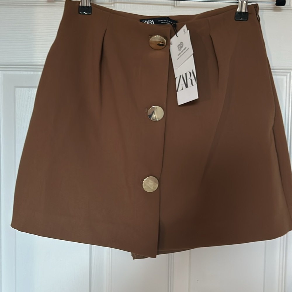 NWT ZARA TAN SKORT WITH GOLD BUTTON DETAILS